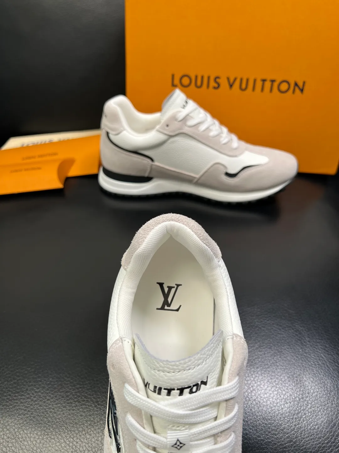 Men's shoes 💰620 Lv high quality top handicrafts Louis Vuitton, counters are equipped with original factory configuration, uppers are imported from Italy, high-quality splicing colorful complex handicrafts, imported cowhide lining is soft and comfortable, soles: original soles specially provided by the original factory, T men's shoes 💰U exclusive movable molded soles are super comfortable, original factory single goods, code number 39-44 (customized 38 45)